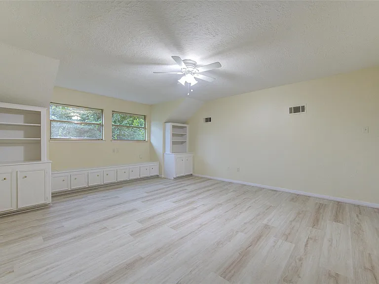 12810 Chaseland Ln — Photo 5