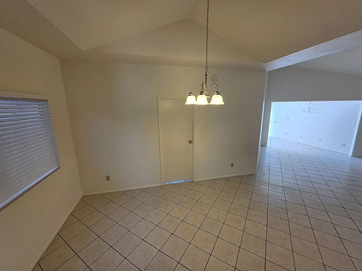 2 bed, 1281 sqft, $1,795 — Photo 4