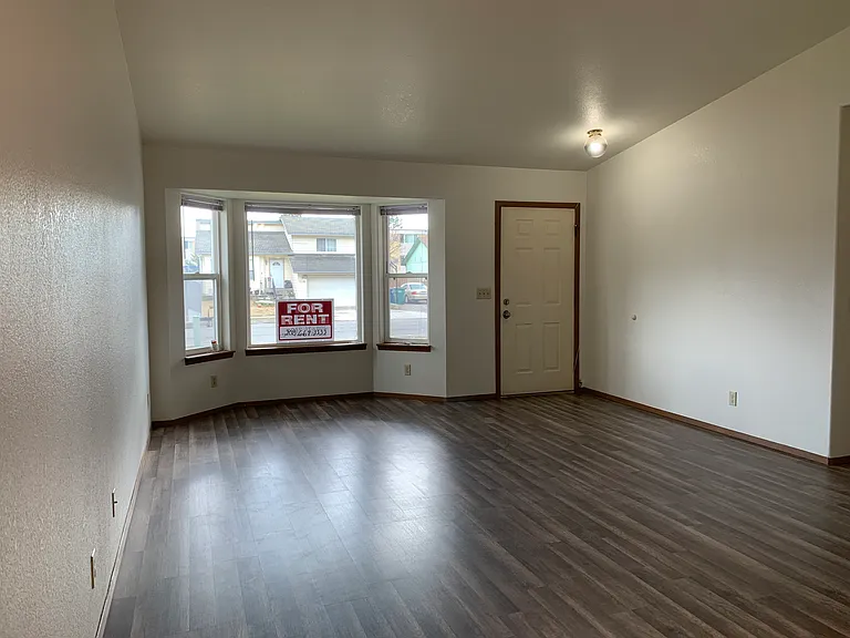 1117 W Kristen Ave — Photo 10