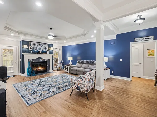 1213 Lake Marie Rd, Gallatin, TN 37066