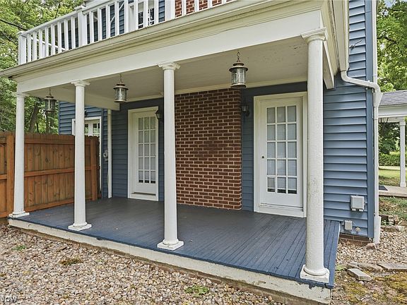 5th image of 325 Vincent St