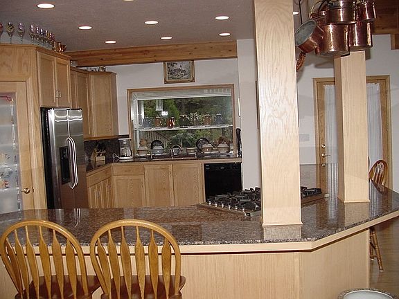 3rd image of 2756 Elizabeth Dr