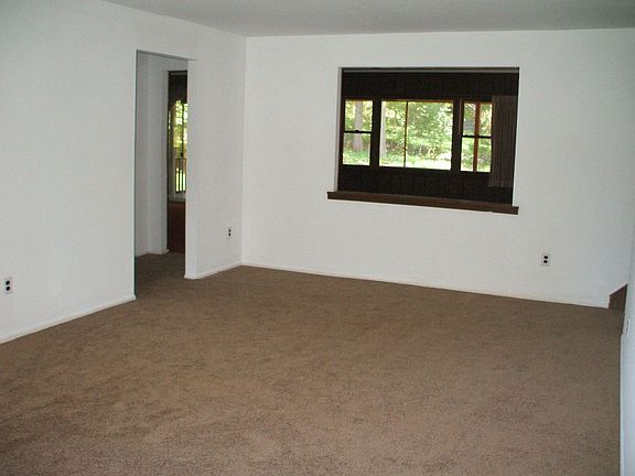 4th image of 5 Marion Ct