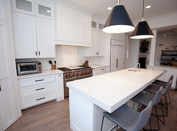 4th image of 709 W Jackson Ave