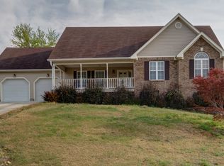 1126 Thunder Dr, Soddy Daisy, TN 37379