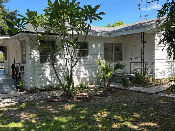 302 S Palm Ave, Frostproof, FL 33843