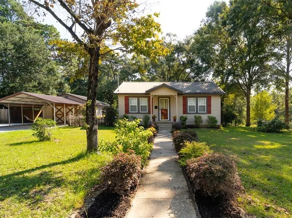 202 Forest St, Chickasaw, AL 36611