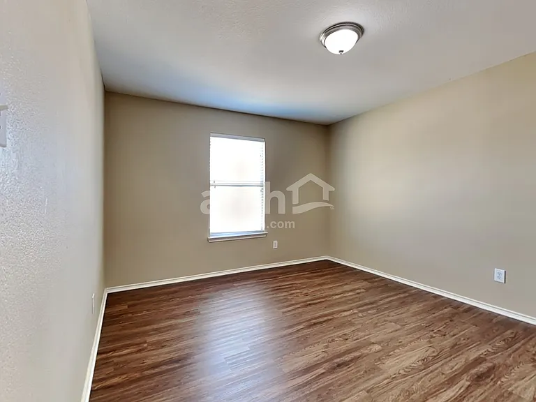 729 Redwing Dr — Photo 21