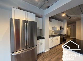 962 W Carmen Ave #1, Chicago, IL 60640