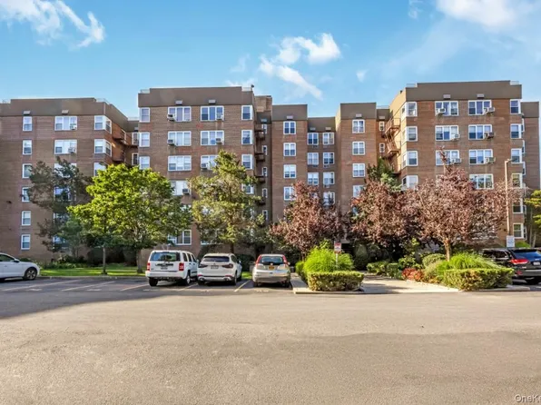 18-40 211th Street #4A, Bayside, NY 11360