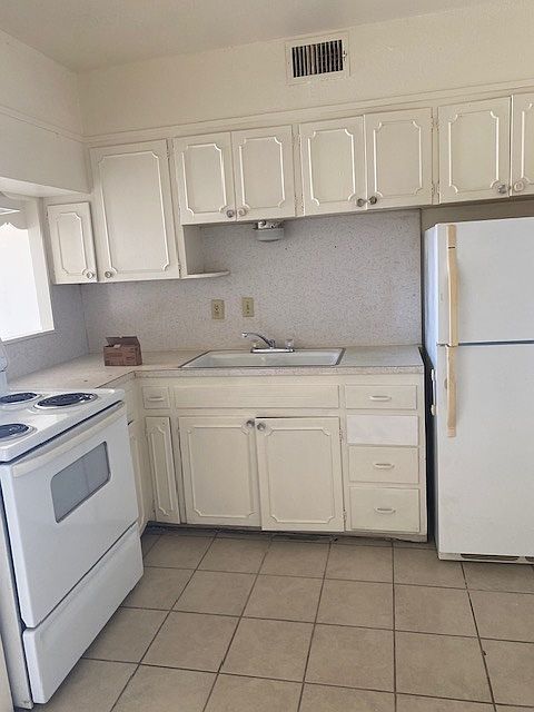 1st image of 414 E Avenue A #11251532