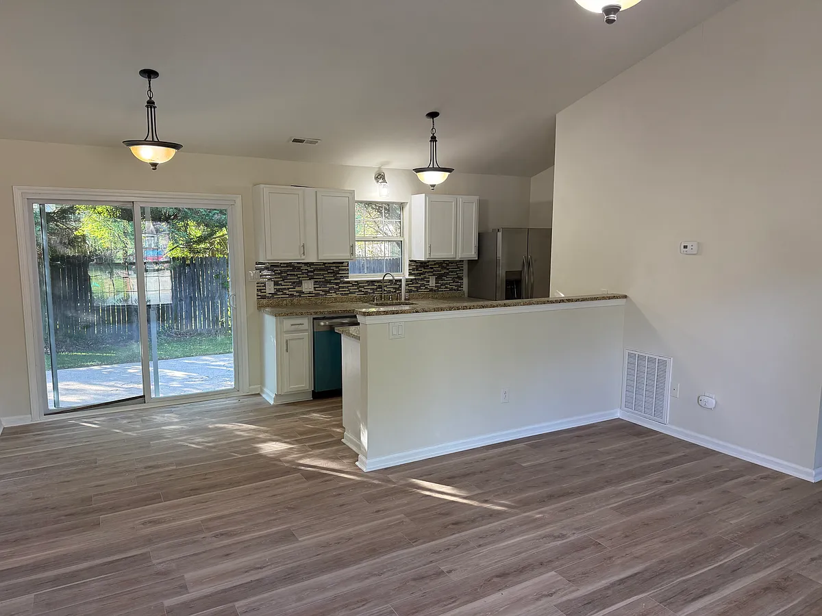 Building Photo - 3208 Green Meadow Way