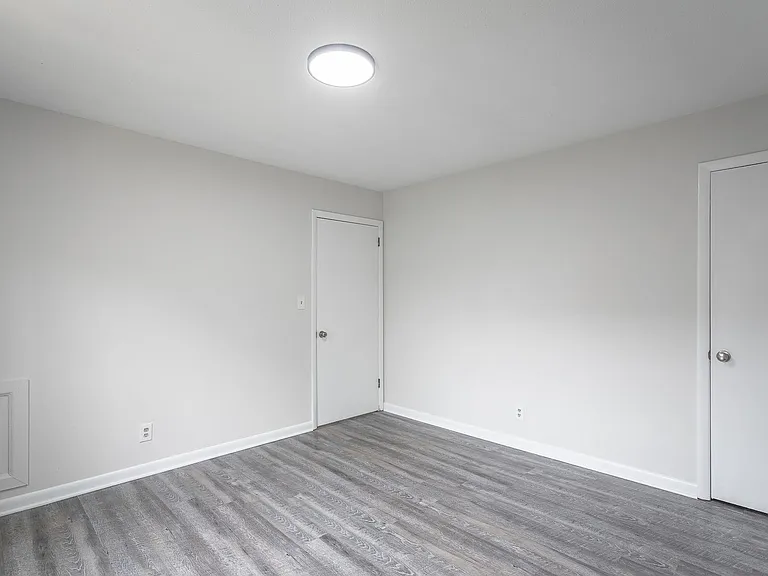 2404 Briggs Avenue — Photo 18