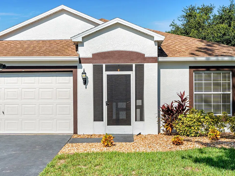 2547 Deercroft Dr