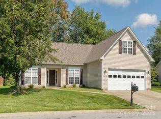 379 Running Briar Rd, Fletcher, NC 28732