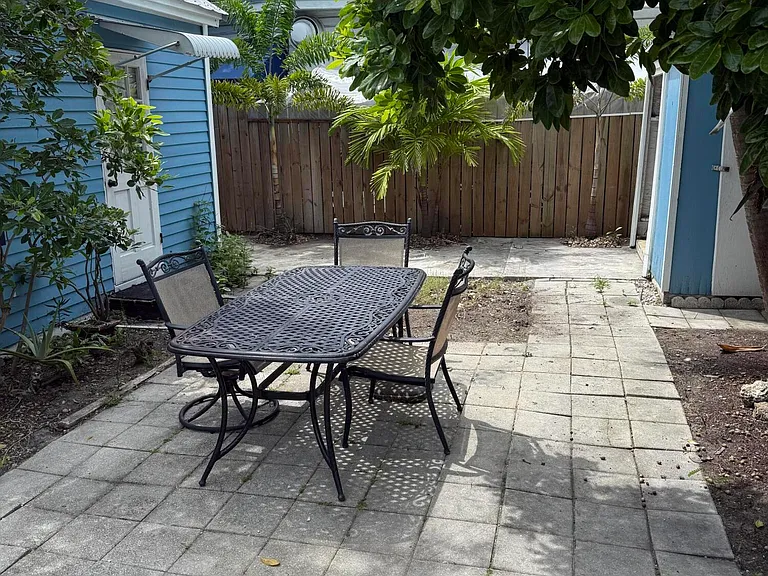 1120 Elgin Ln #A — Photo 2