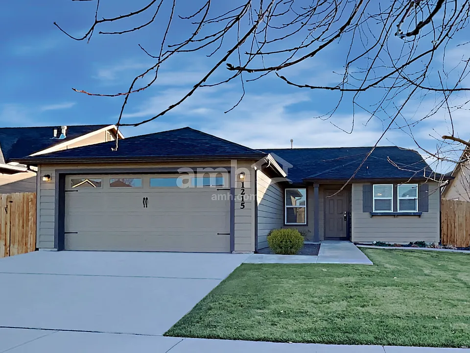 1215 W Sanetta St