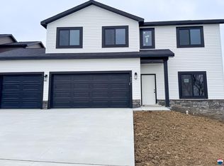 4044 Woodside Village Ct, Lincoln, NE 68528