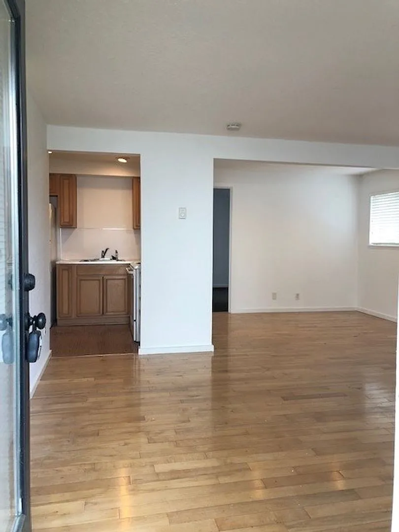 Close-In N PDX Piedmont Neighborhood- Spacious Light & Bright Updated Townhome w/ Wood Floors, Pa... — Photo 4