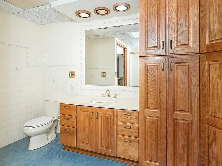 1209 E University St — Photo 23