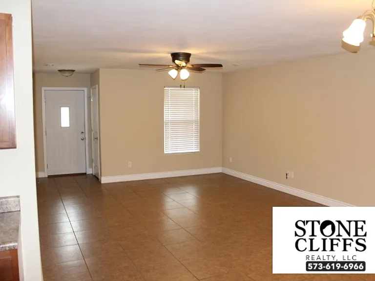 231 Rylee Cir — Photo 9