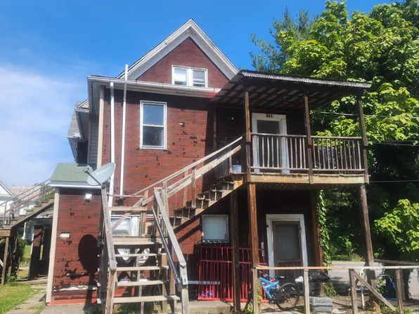 219 E Ridgeway St, Clifton Forge, VA 24422