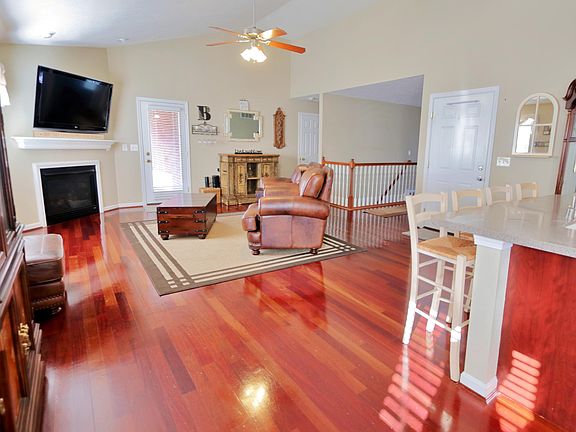 4th image of 1448 Woodside Dr