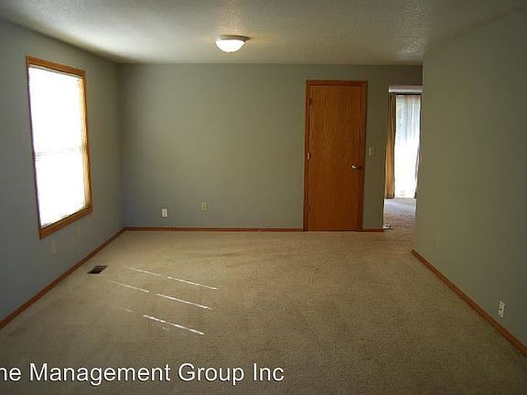 4th image of 9216 NE 25th Ct