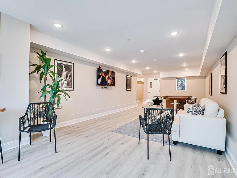 21 Station Pl — Photo 18