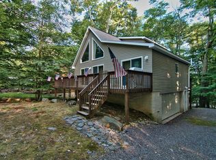 1073 Wallenpaupack Dr, Lake Ariel, PA 18436