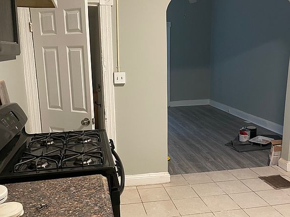 3rd image of 2581 W Fayette St