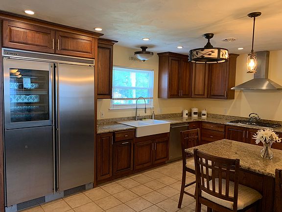 2nd image of 4481 Jeanne St