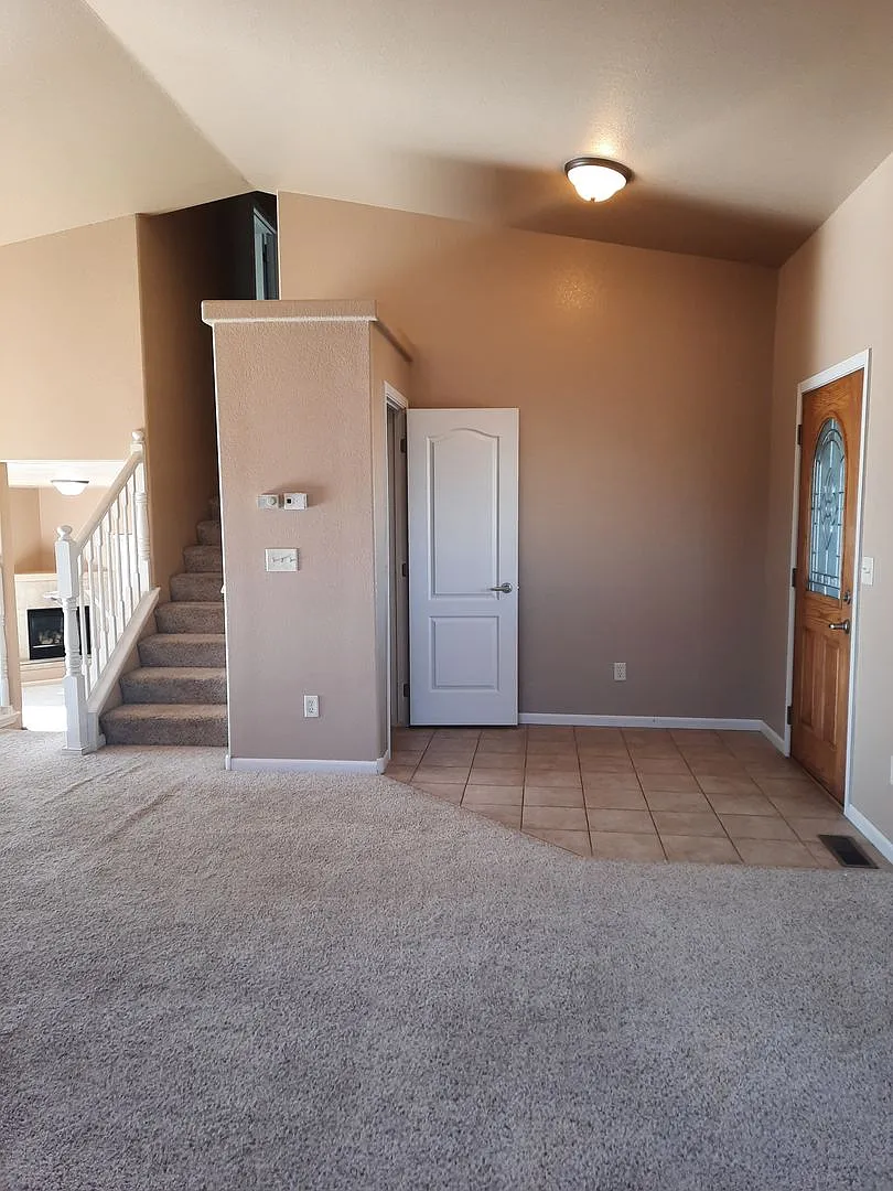 4 Bed | 3.5 Bath | Triple Garage | Red Rocks — Photo 3