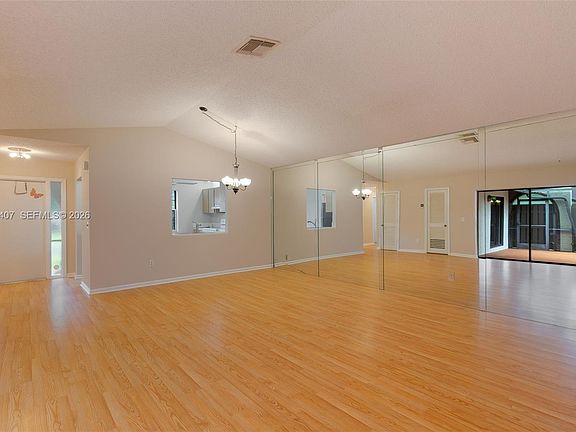 4th image of 23318 SW 55th Way APT B