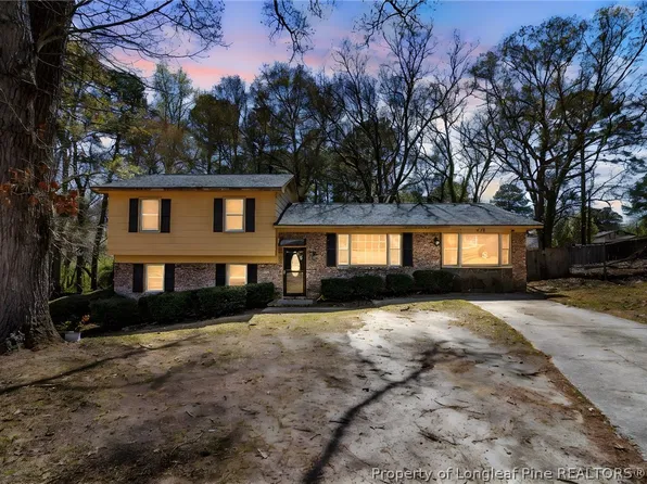 554 Glen Canyon Dr, Fayetteville, NC 28303