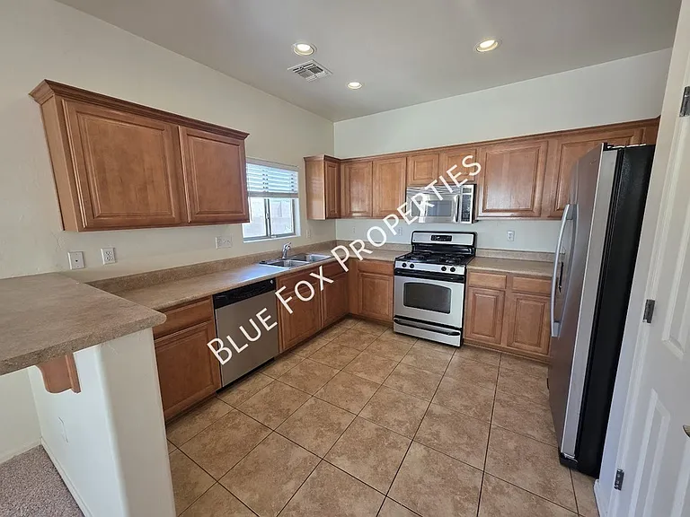 3508 W Lost Village Ln — Photo 7