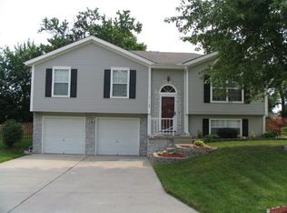 1109 Park Dr, Greenwood, MO 64034