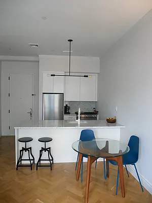 Rented by Hillel Realty Group | media 2