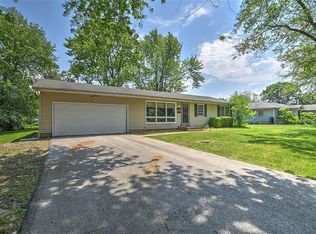 2746 Burgener Dr, Decatur, IL 62521