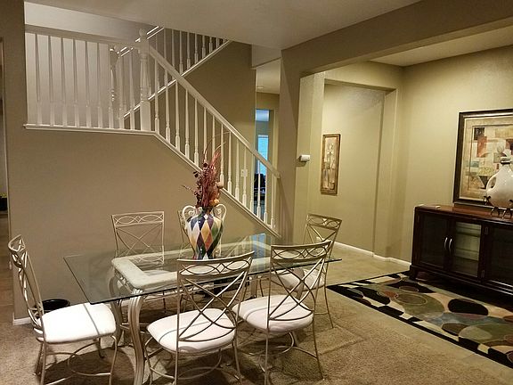 3rd image of 572 Groveside Dr