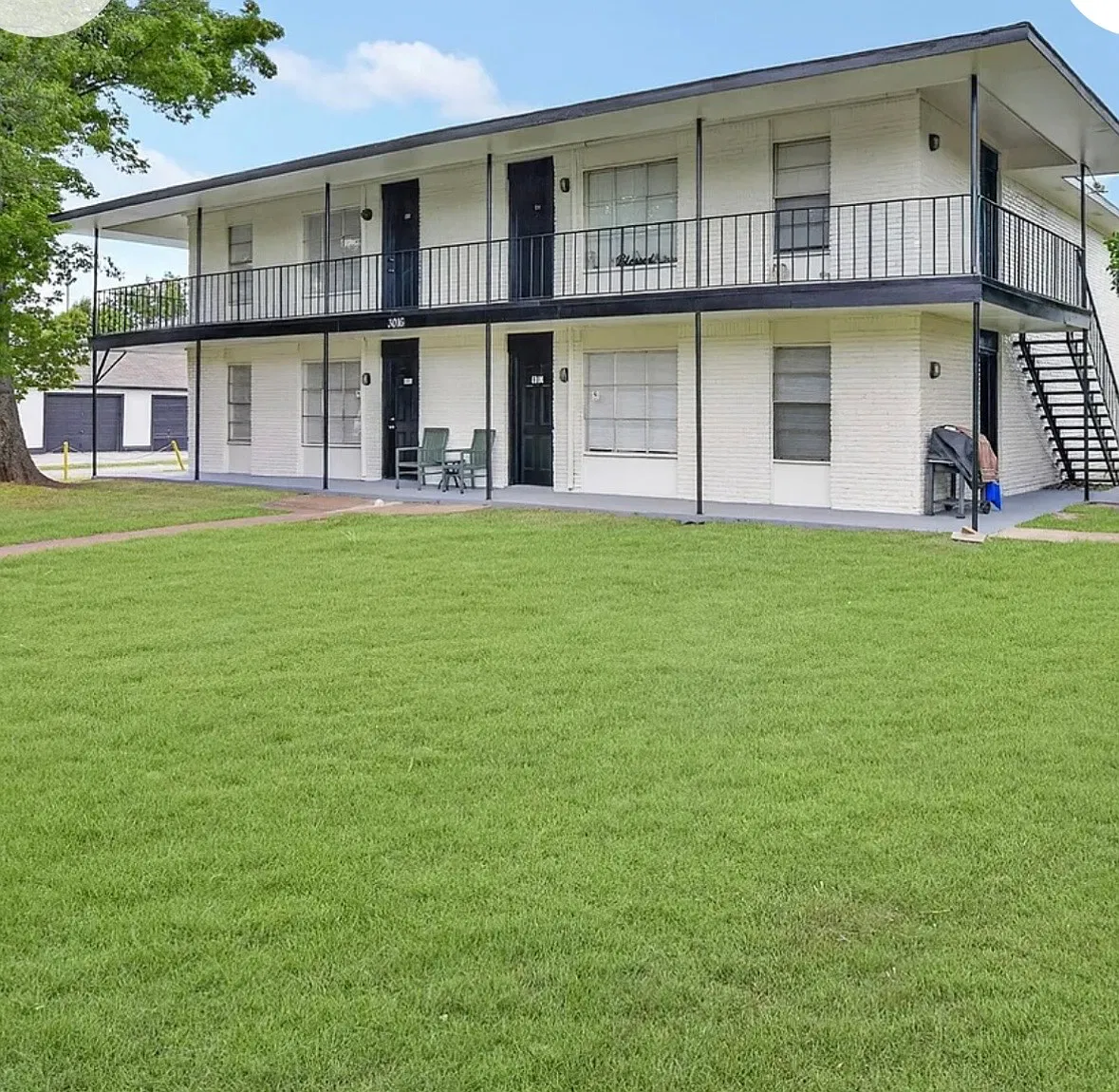 2 bed, 1100 sqft, $1,350 — Photo 1