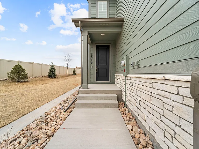 7810 Keebler Dr — Photo 4