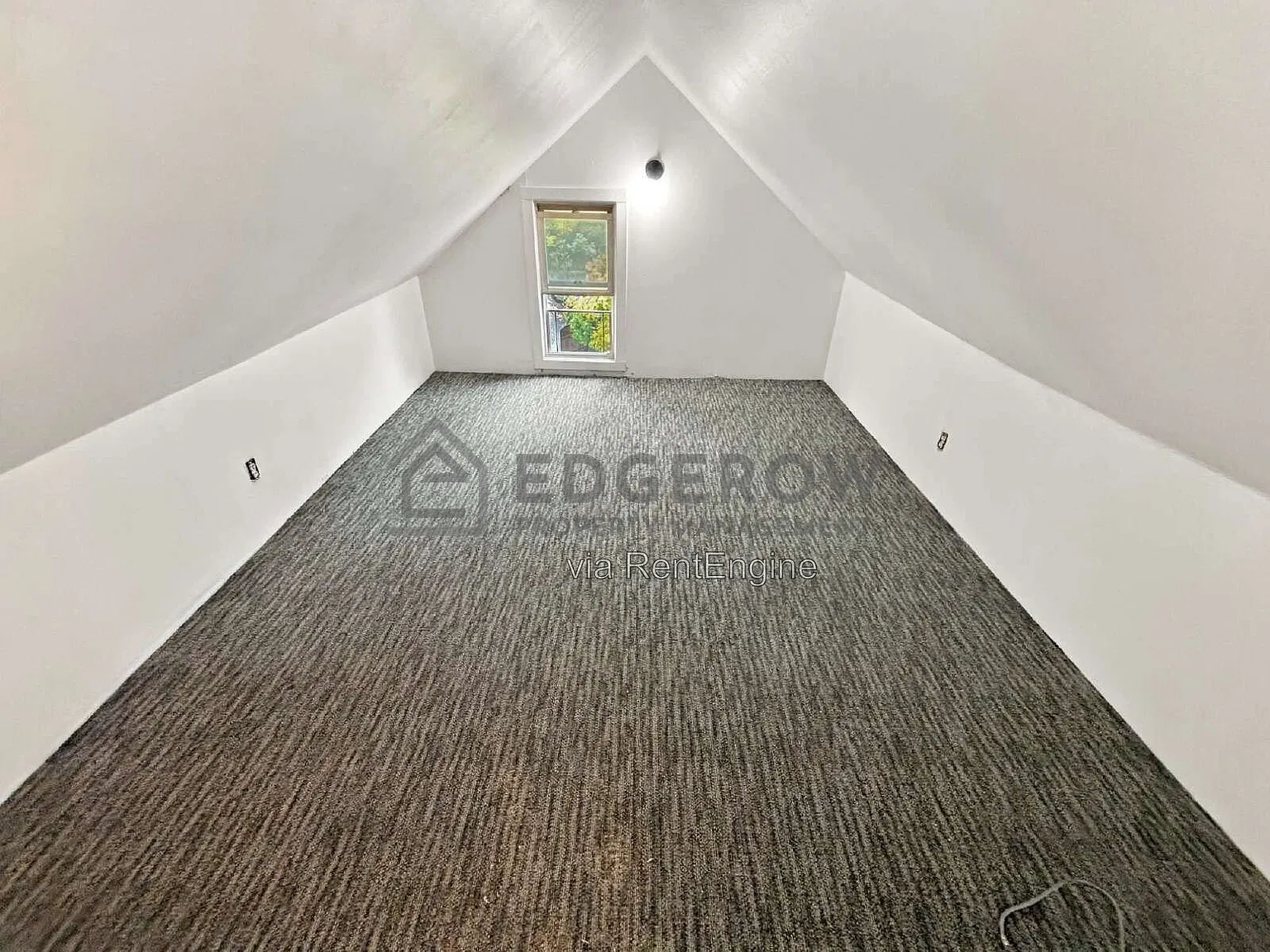 2 bed, 1.0 bath, $1,275 — Photo 2