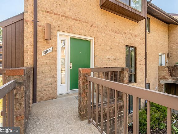 2nd image of 3109 Hawthorne Dr NE #3109