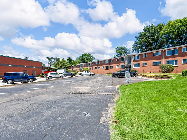 7201-05 Gravois Apartments — Photo 18