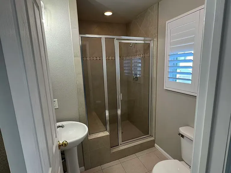480 N Catalina Ave — Photo 6