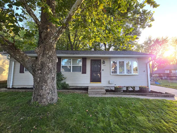 2015 Valley Dr, Davenport, IA 52806