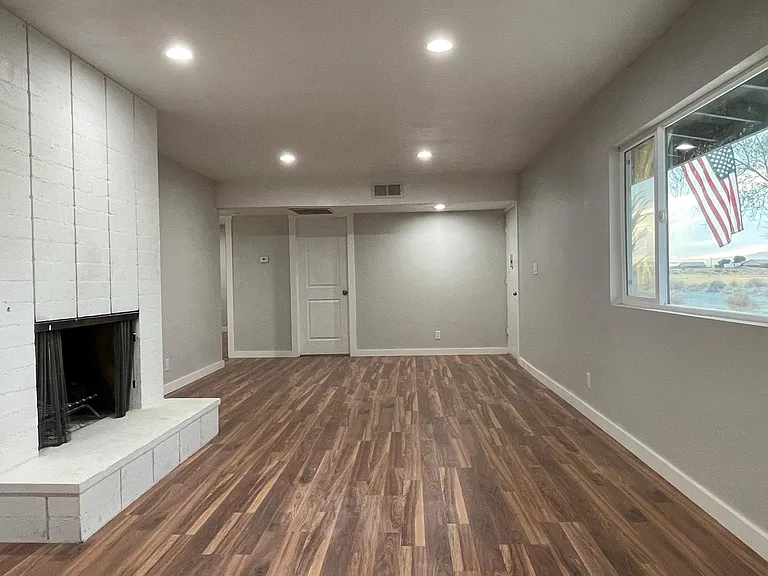 2640 Dana Ave — Photo 6