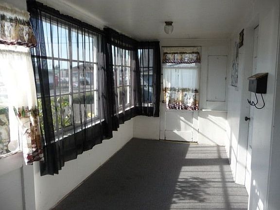 side entry porch