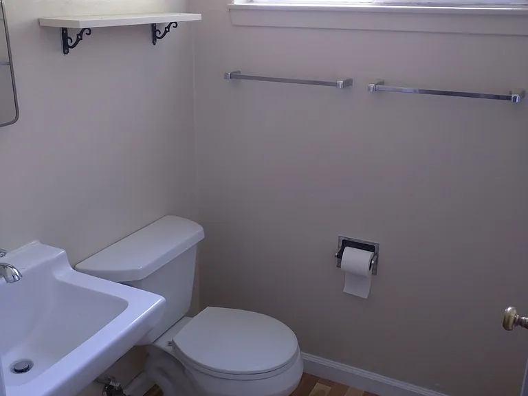 426 E 8th St #2 — Photo 7